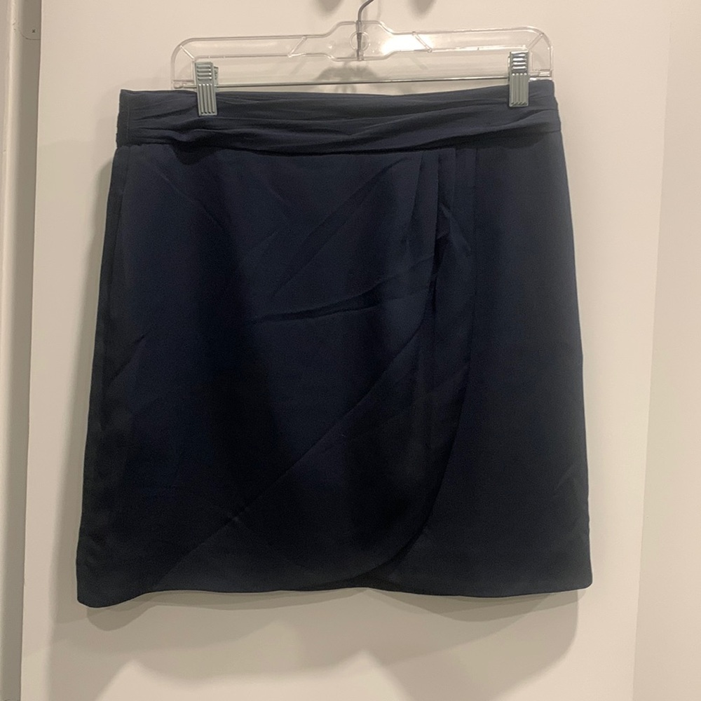 Navy Banana Republic pencil skirt. Size 6.